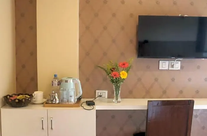 Hotel Family Ties